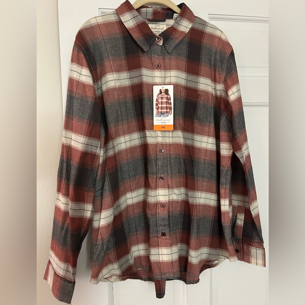 Original weatherproof vintage women’s button down shirt. Size xxl. NWT.